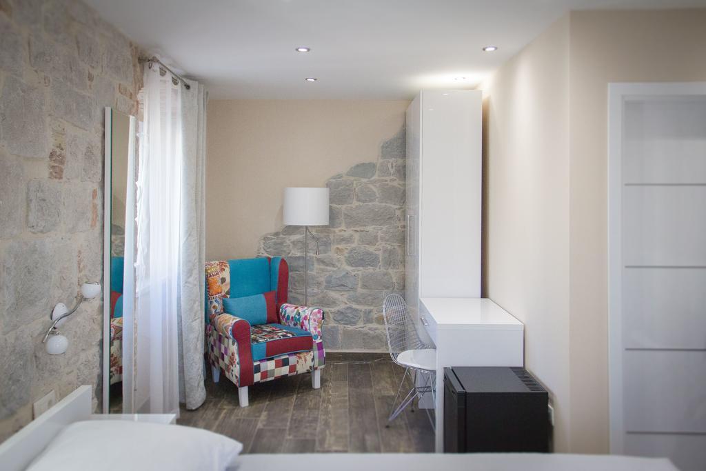 Elegant Residence Rooms & Apartments สปลิท ภายนอก รูปภาพ