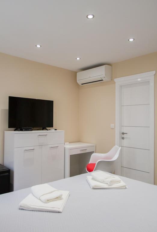 Elegant Residence Rooms & Apartments สปลิท ภายนอก รูปภาพ