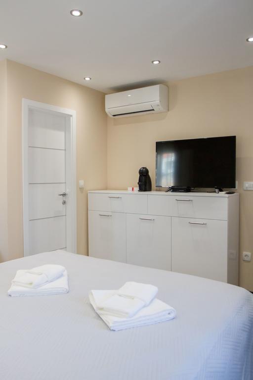 Elegant Residence Rooms & Apartments สปลิท ภายนอก รูปภาพ