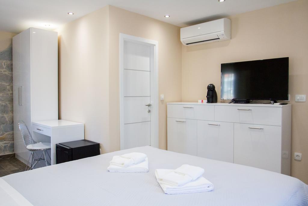 Elegant Residence Rooms & Apartments สปลิท ภายนอก รูปภาพ