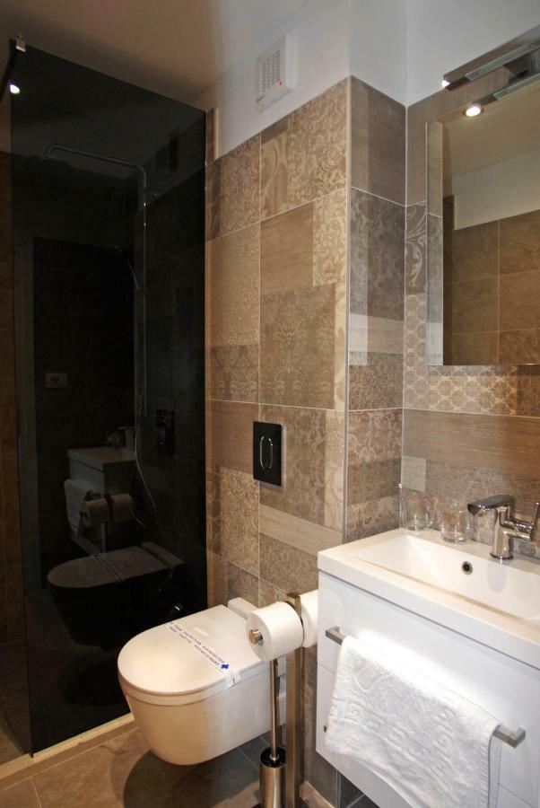Elegant Residence Rooms & Apartments สปลิท ภายนอก รูปภาพ